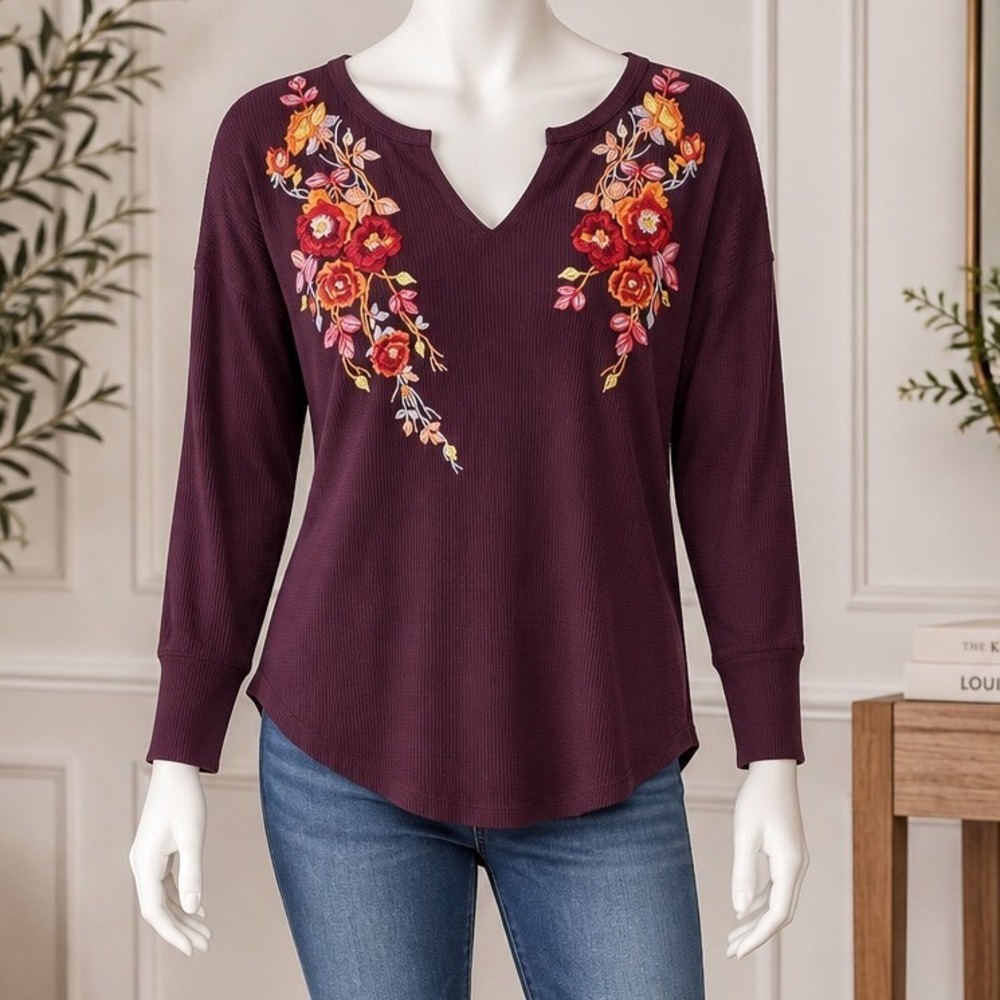 Andree by Unit Purple Embroidered Floral Waffle Knit V Neck Top Boho S